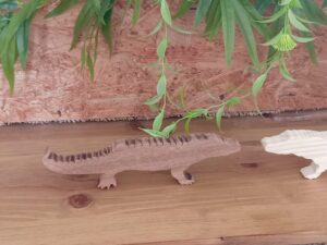 Crocodile wood carving WC004